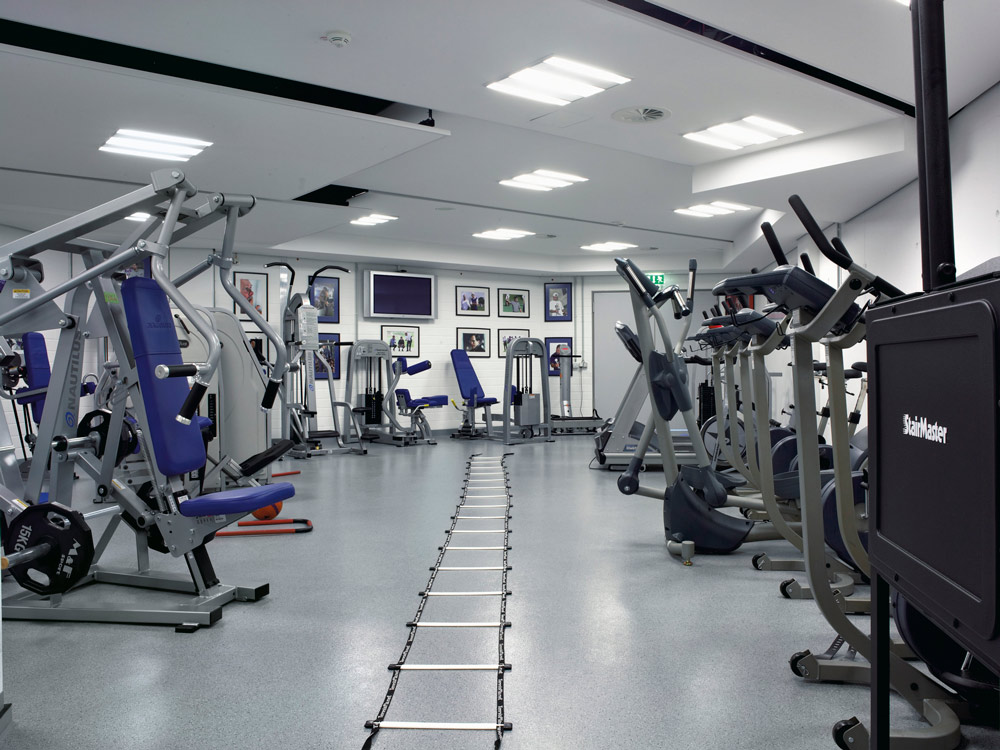 norament 992 grano 9 mm elastischer Bodenbelag für Kraftsport-Trainingsräume