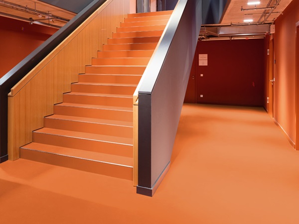 Colour tailored exactly to the architect's specifications: red-brown rubber floor covering in the Barenboim-Said Academy, Berlin