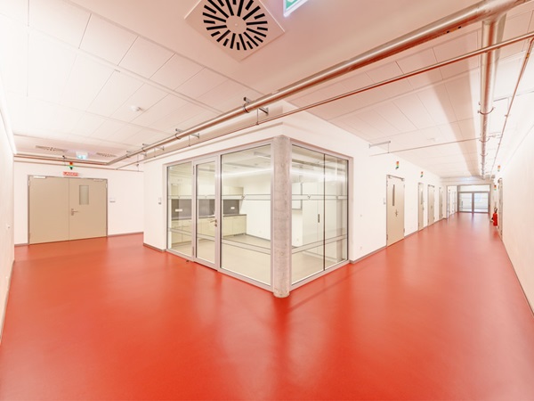 electrostatic dissipative floor for laboratories