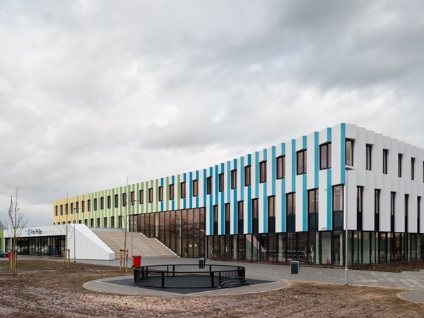 Reference project for nora floorings Frits-Philips-Lyceum Eindhoven