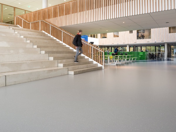 Reference project for nora floorings Frits-Philips-Lyceum Eindhoven