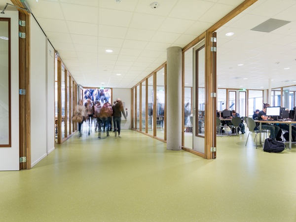 Reference project for nora floorings Frits-Philips-Lyceum Eindhoven