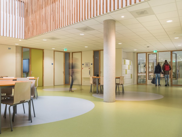 Reference project for nora floorings Frits-Philips-Lyceum Eindhoven