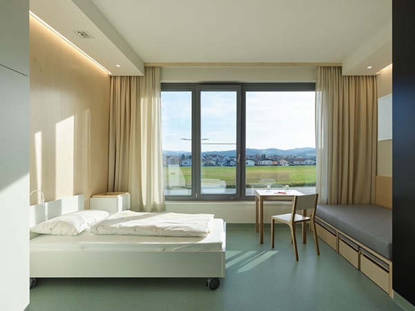 Reha: Materialkonzept aus Hochwertigkeit, Nachhaltigkeit und Funktionalität mit nora Kautschukboden